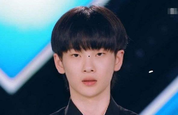 娱乐吃瓜姐黄明昊