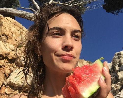 创作灵感娱乐圈吃瓜,揭秘明星背后的“吃瓜”故事