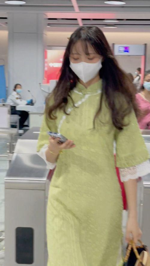 娱乐吃瓜酱穿搭视频